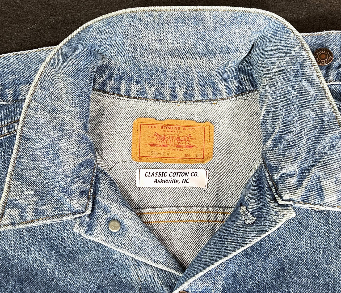 Upcycle Guns N Roses Levi's Denim Jacket Vintage USA 42R Men's Medium Women's Large