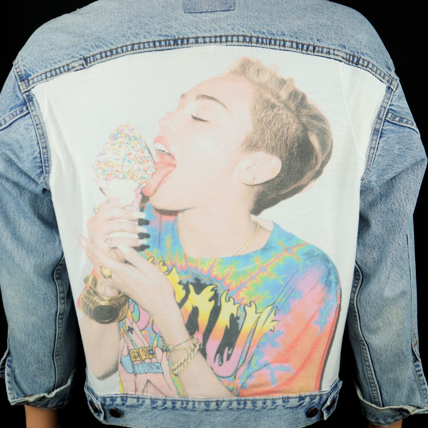 MIley Cyrus Levis Denim Jacket USA Mens Medium Womens Large