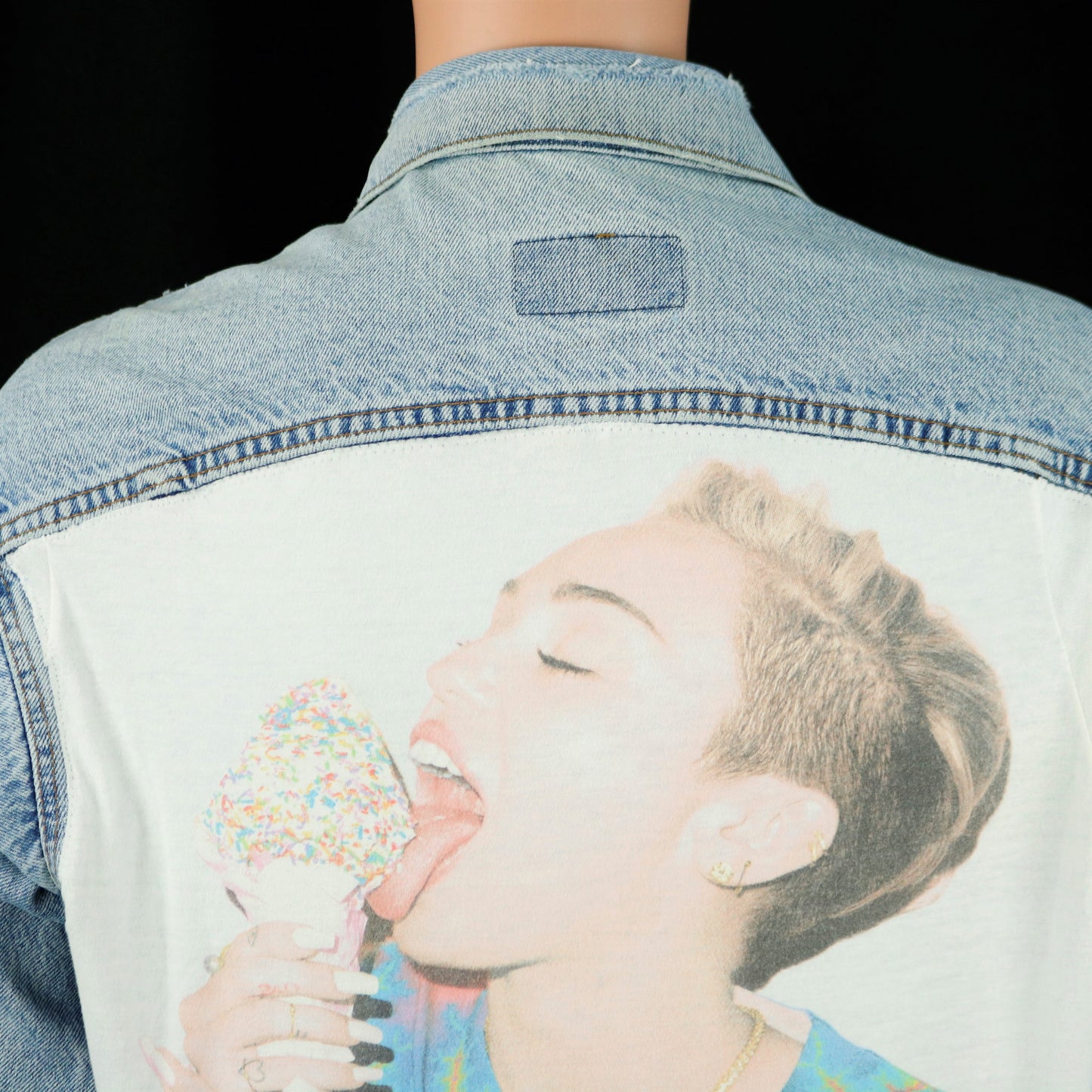 MIley Cyrus Levis Denim Jacket USA Mens Medium Womens Large